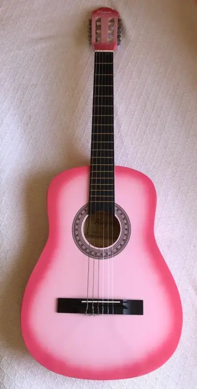 Guitarra acústica rosa con funda - miniatura 5
