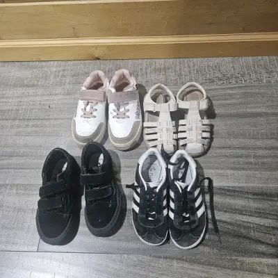 Lote de zapatos para niños - miniatura 1