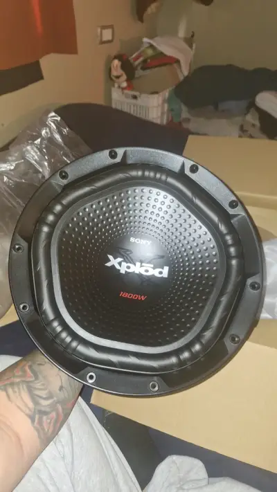 Subwoofer Sony XPLOD 1800W - miniatura 2