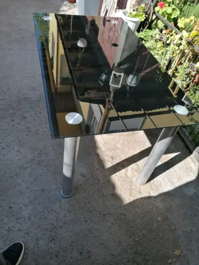 Mesa de vidrio negra - miniatura 1