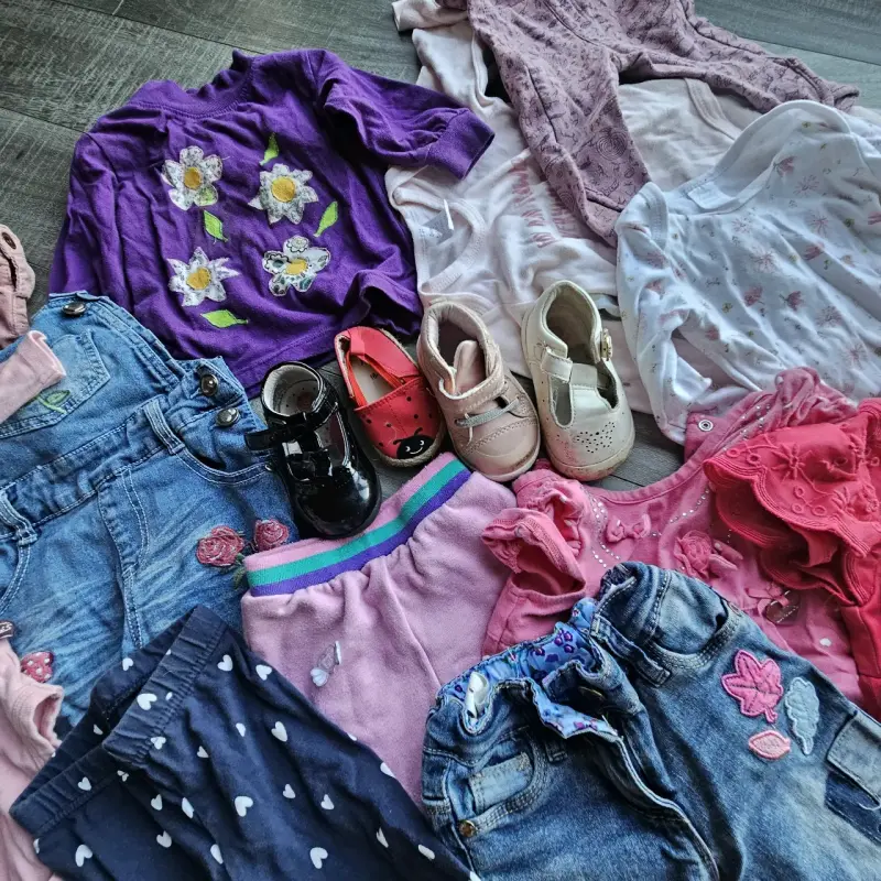 Ropa y zapatos de niña - 1