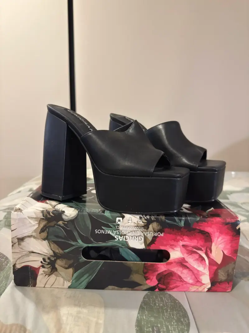 Sandalias negras plataforma talla 37 C/MORAN