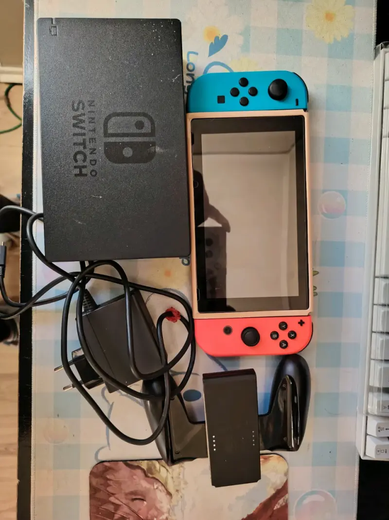 Consola Nintendo Switch con magia