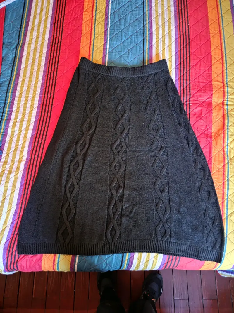 Falda negra tejida - 1