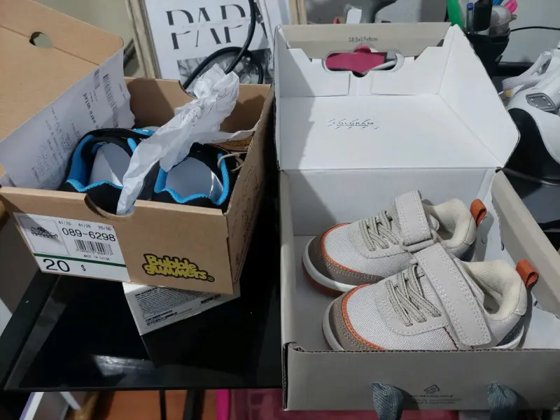 Zapatillas para niños beige y naranjas - 1