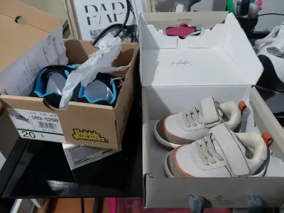 Zapatillas para niños beige y naranjas - miniatura 1