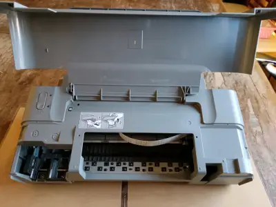 Impresora de inyección de tinta gris - miniatura 1