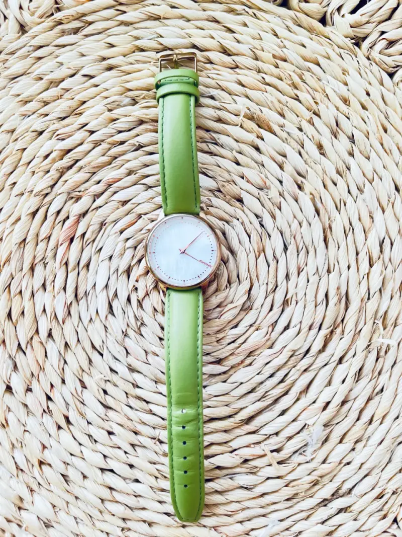 Reloj con correa verde KOMONO - 2
