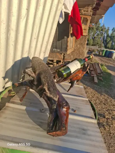 Soporte de vino artesanal en madera - miniatura 4