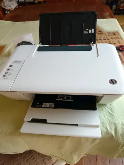 Impresora HP DeskJet 1515 - miniatura 3