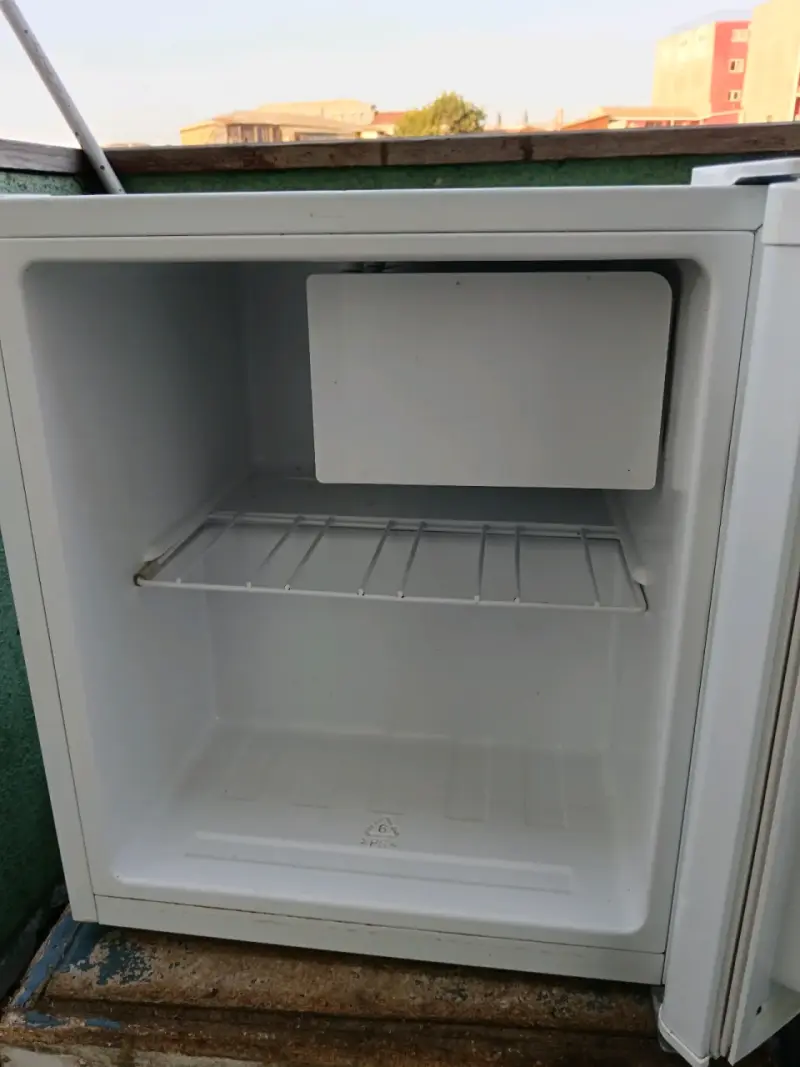 Mini refrigerador blanco