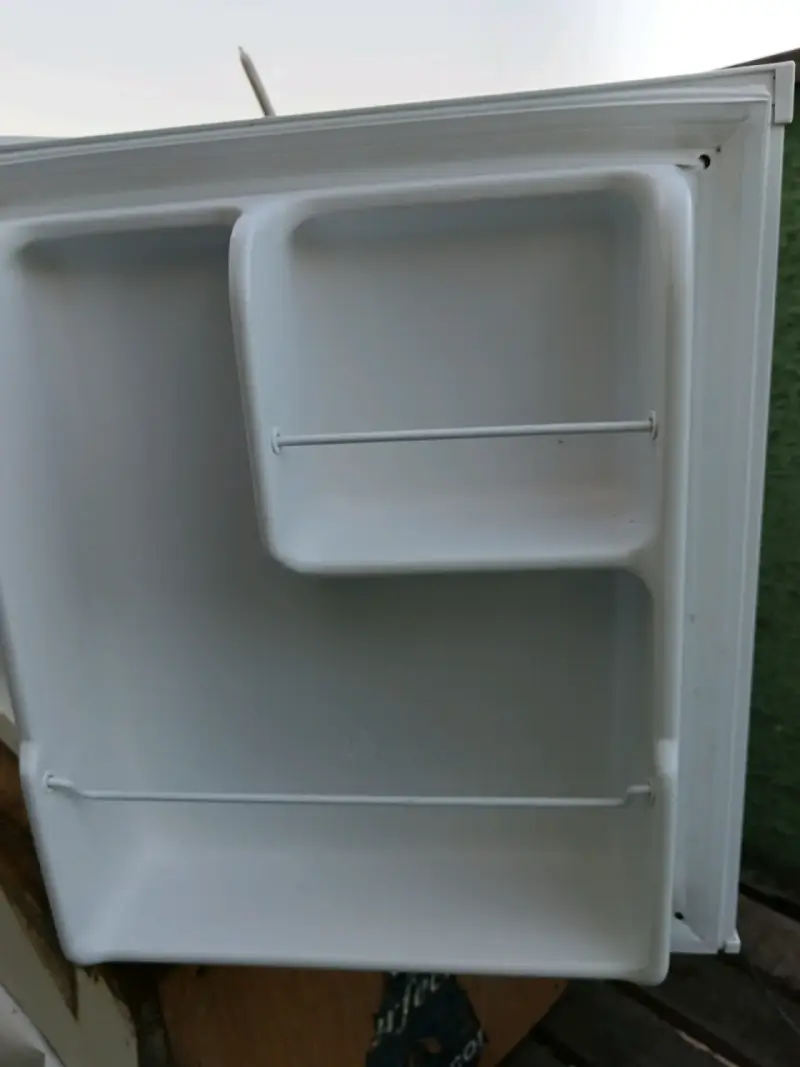 Mini refrigerador blanco - 2