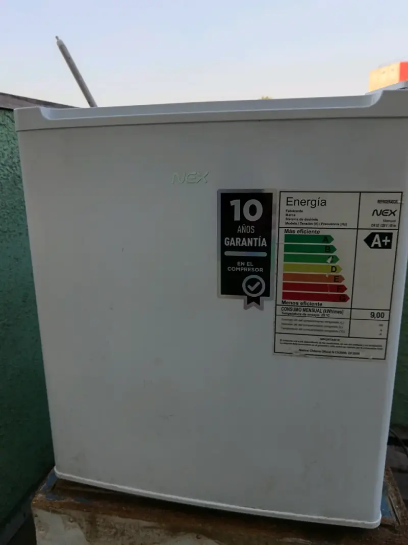 Mini refrigerador blanco - 3
