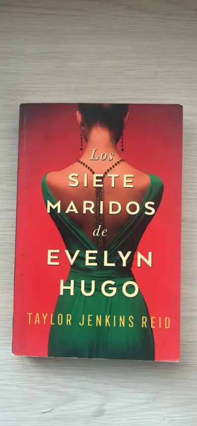 Libro 'Los Siete Maridos de Evelyn Hugo' - miniatura 1