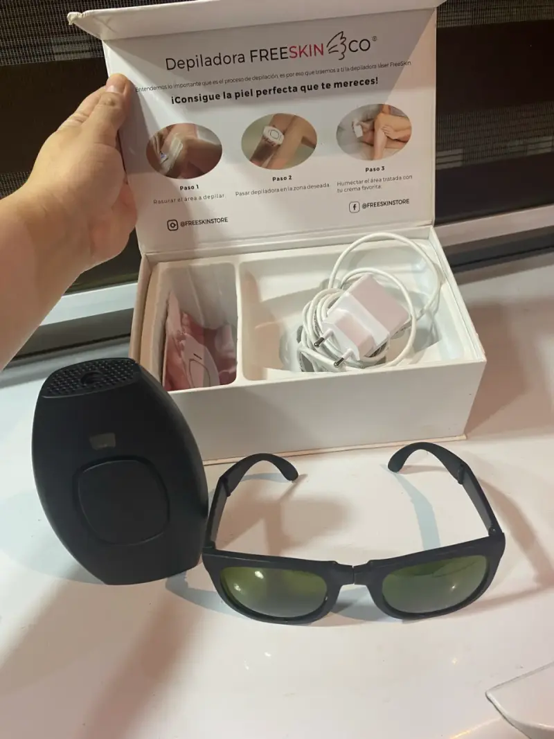 Depiladora láser Freeskin con accesorios