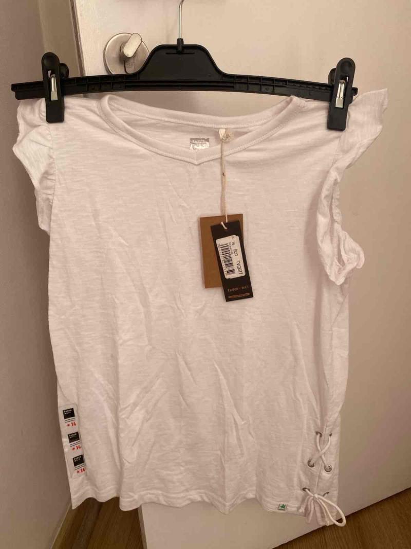Polera blanca con diseño lateral - 1