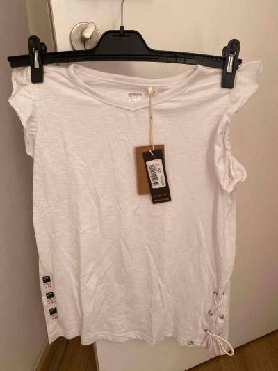 Polera blanca con diseño lateral - miniatura 1