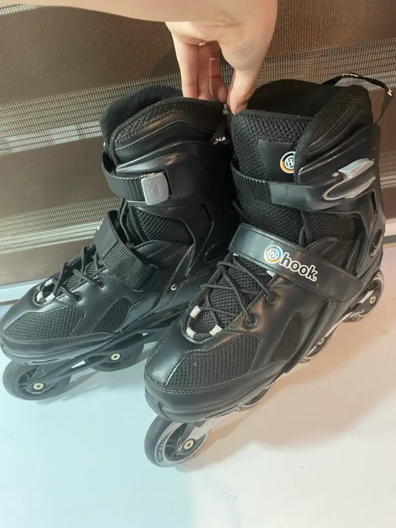 Patines en línea negros HB