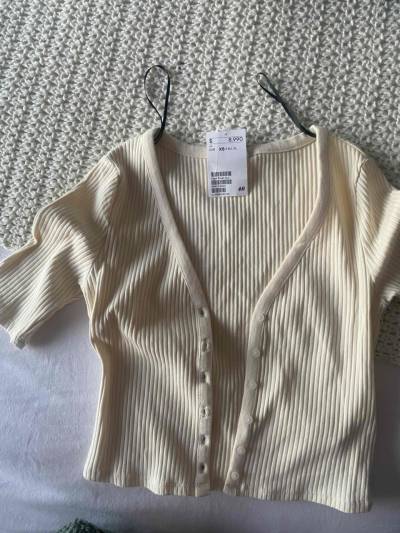 Cardigan H&M beige con botones - miniatura 2