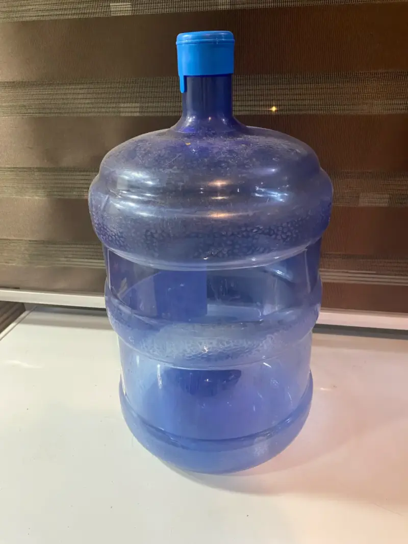 Bidones de agua grandes usados - 3