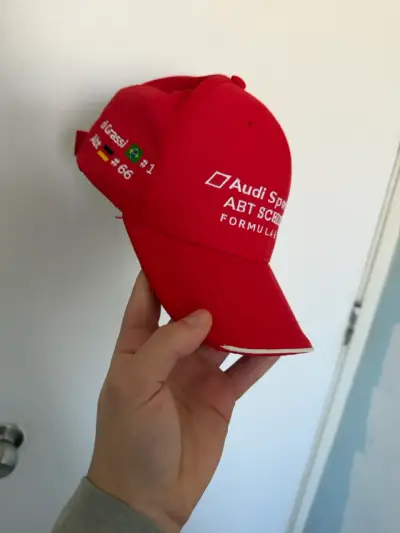 Gorra roja Audi Sport - miniatura 1
