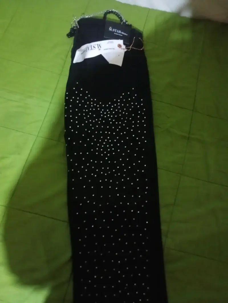 Jeans negros con cruces brillantes - 3