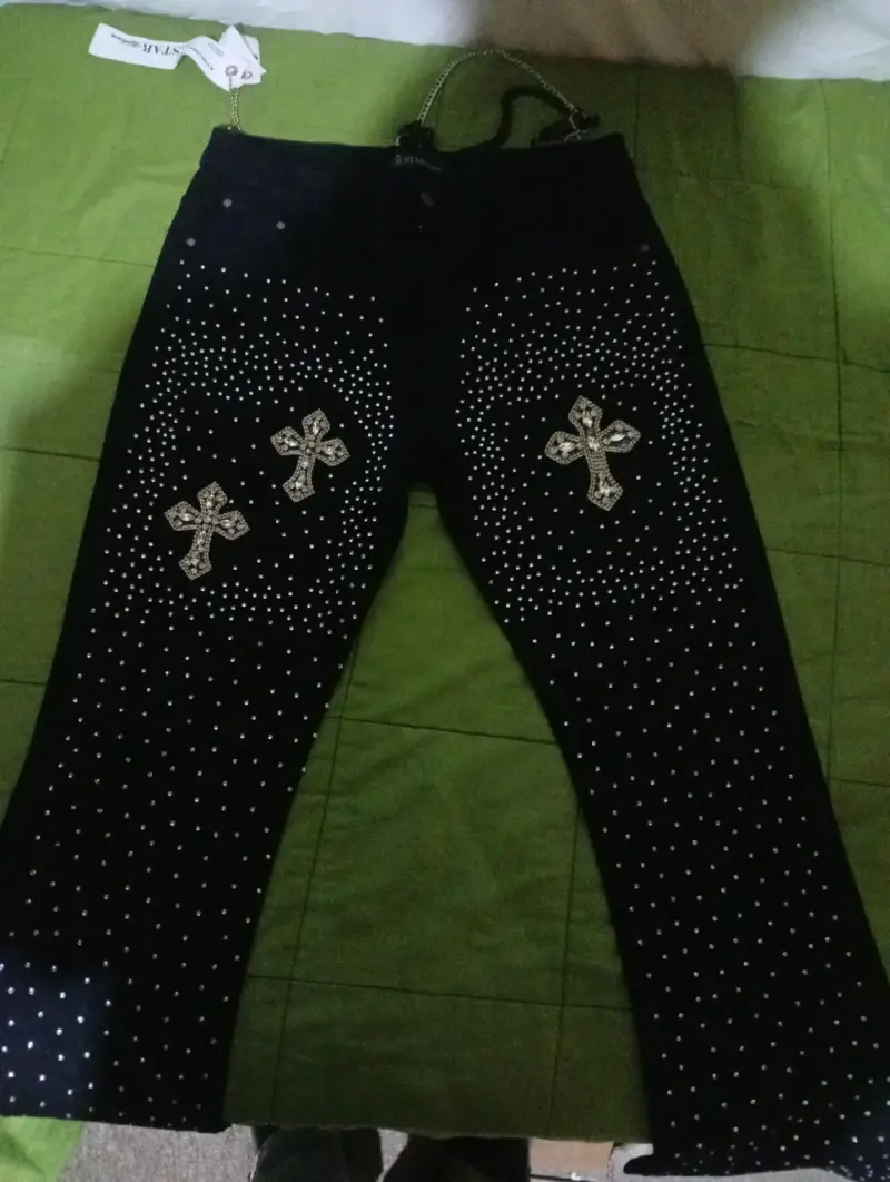 Jeans negros con cruces brillantes - 7