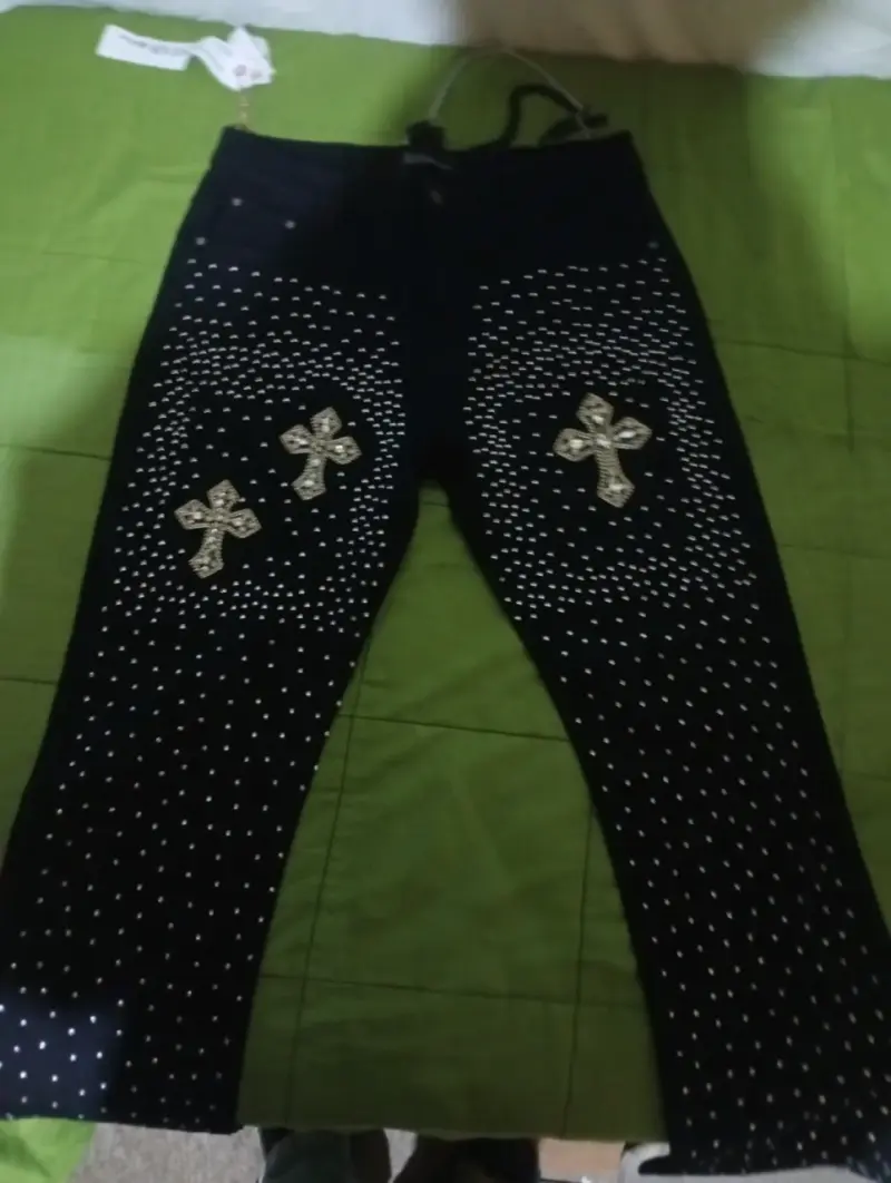 Jeans negros con cruces brillantes - 9