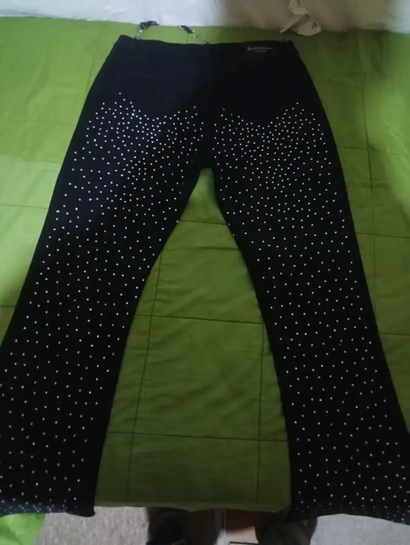 Jeans negros con cruces brillantes - 11
