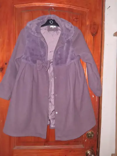 Abrigo de invierno morado - miniatura 1