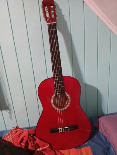 Guitarra clásica roja - miniatura 1