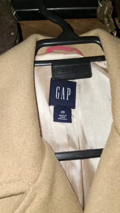 Abrigo camel de GAP - miniatura 2
