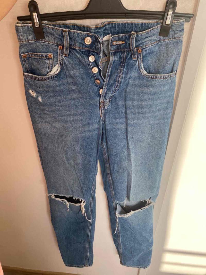 Jeans H&M ,azules con botones dorados - 3