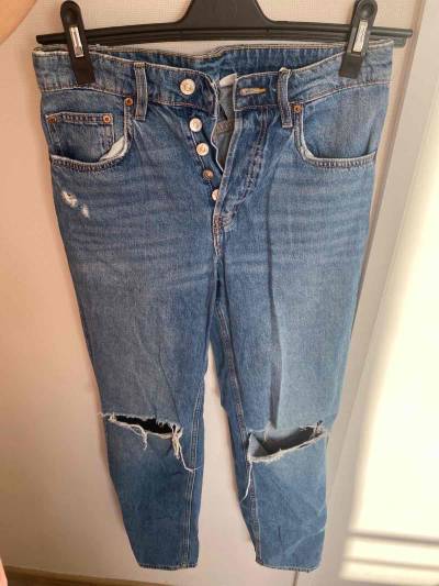 Jeans H&M ,azules con botones dorados - miniatura 3
