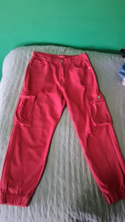 Pantalones cargo rojos - miniatura 1