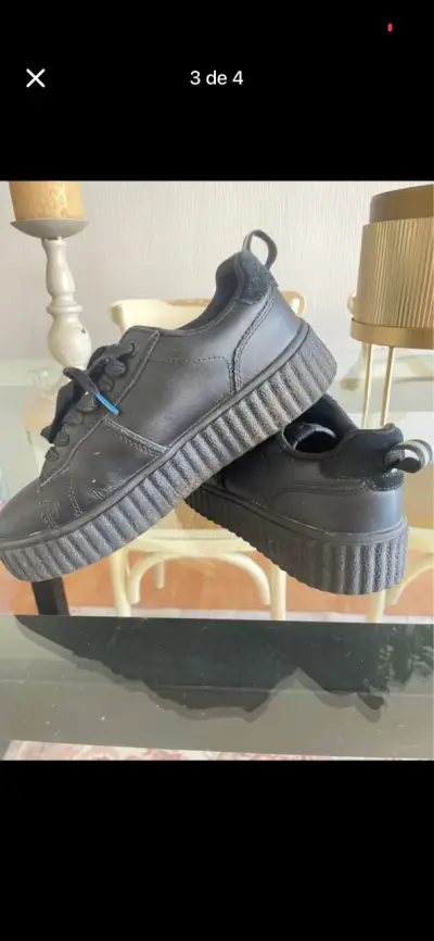 Zapatillas negras estilo casual - miniatura 2