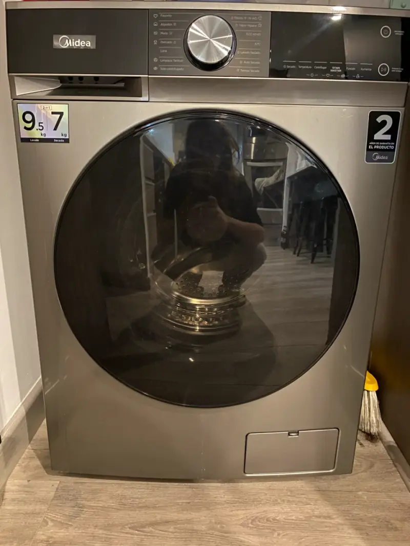 Lavadora secadora Midea 9.5kg