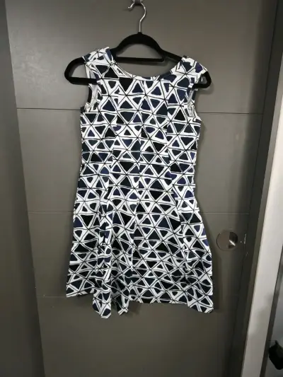 Vestido estampado geométrico - miniatura 3