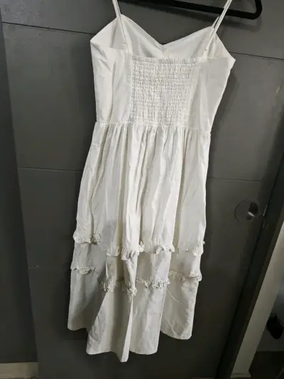 Vestido blanco con tirantes - miniatura 2