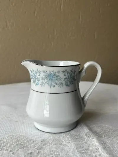 Set de té de porcelana floral - miniatura 3