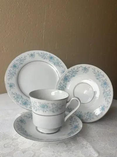 Set de té de porcelana floral - miniatura 4