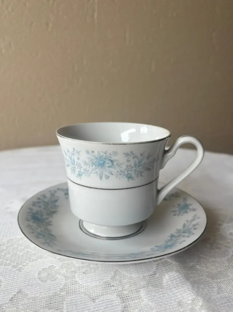 Set de té de porcelana floral - 5