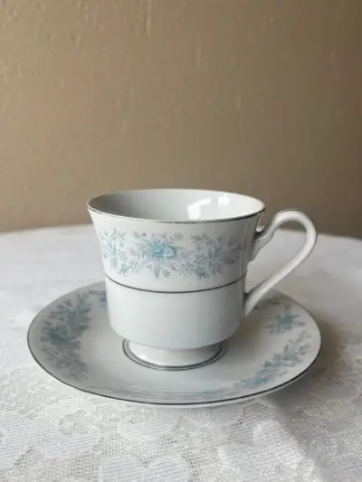Set de té de porcelana floral - miniatura 5