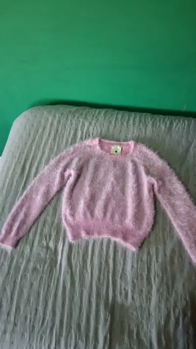 Suéter rosado peludo - miniatura 2