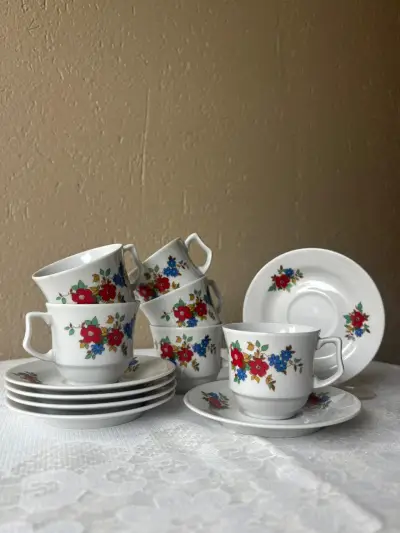 Juego de tazas con flores - miniatura 1