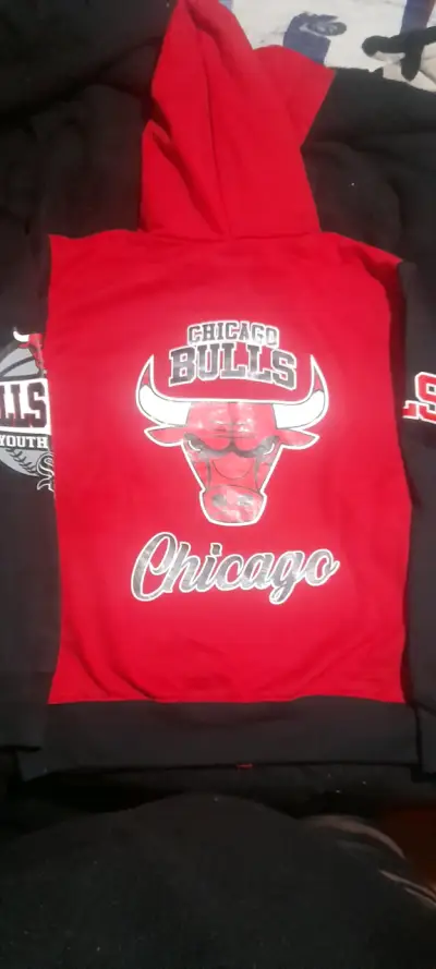 Polerón Chicago Bulls rojo y negro - miniatura 3