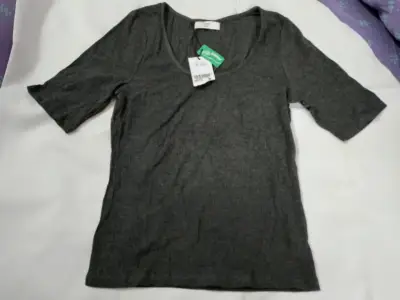 Polera gris manga corta nueva - miniatura 1