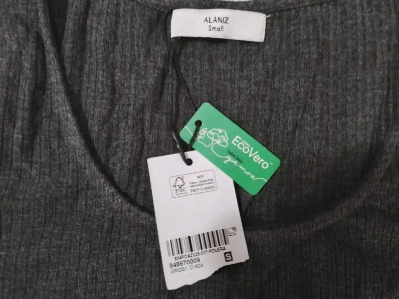 Polera gris manga corta nueva - 2