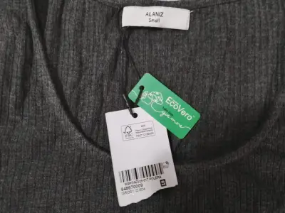Polera gris manga corta nueva - miniatura 2