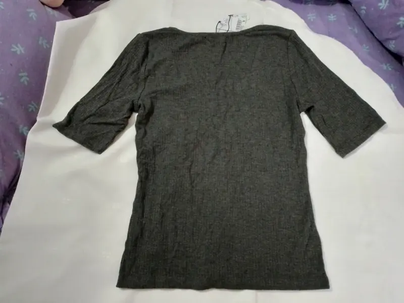 Polera gris manga corta nueva - 3